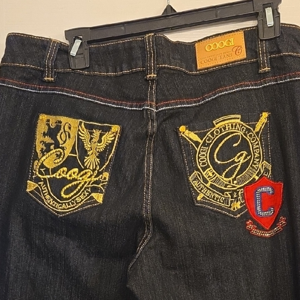 Coogi Women's Black Jeans with Embroidered Pockets Size 16